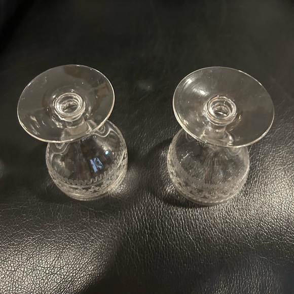 A Pair Of Glass Needle Etched Small Cordial Sherry Glasses Elegant - Picture 8 of 8